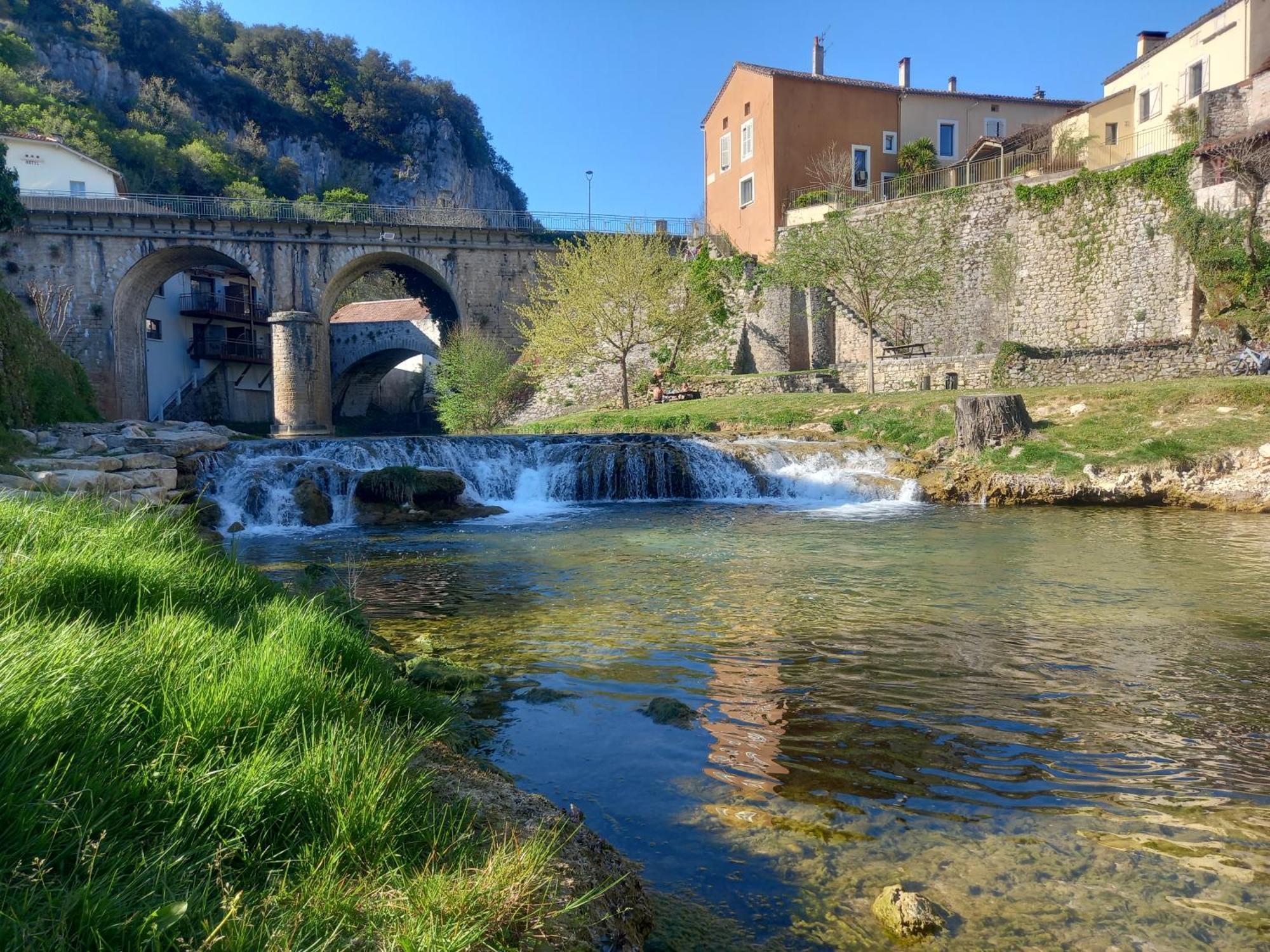 Maison Medievale Avec Jardin Dans Charmant Village Vers  Esterno foto